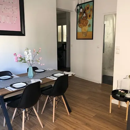 Magnifique T3 Dans Au Centre De Apartman