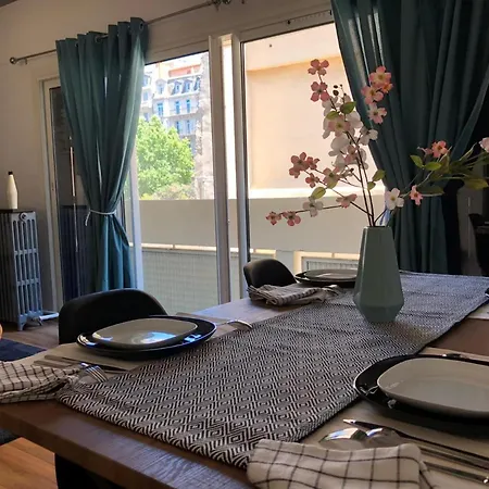 Magnifique T3 Dans Au Centre De Apartman